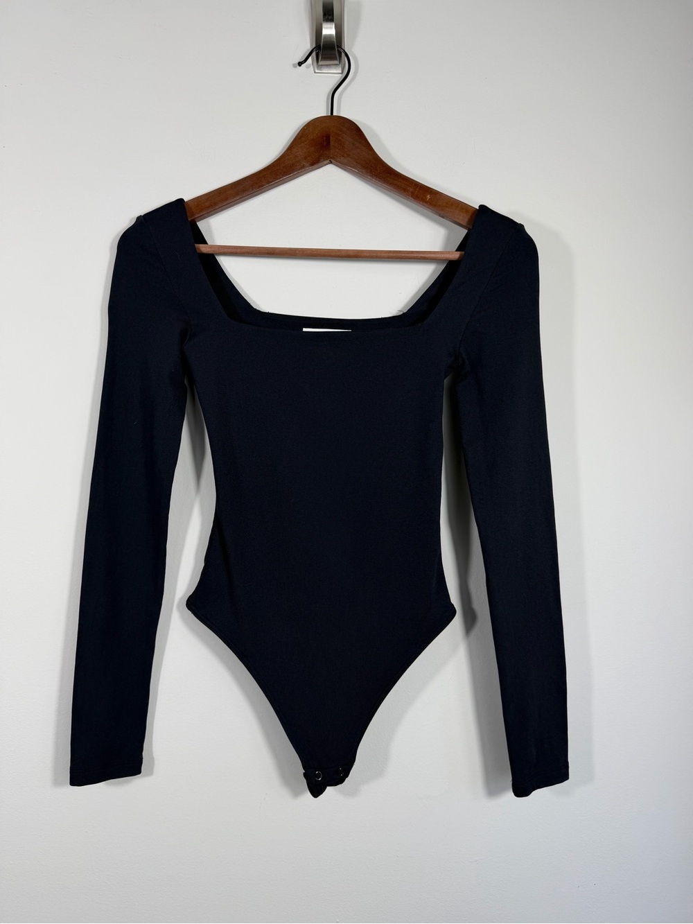 Babaton Aritzia Contour Square Neck Long Sleeve Bodysuit Black 2XS